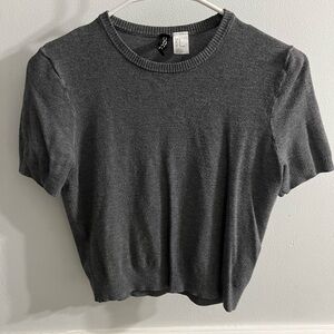 H&M Gray Crop Top